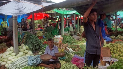 Photos of monday market, aluthgama