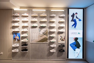 Photo n°3 de Lacoste Deauville à Deauville (Magasin de vêtements pour femmes)