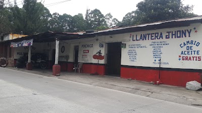 Photos of Llantera Jhony