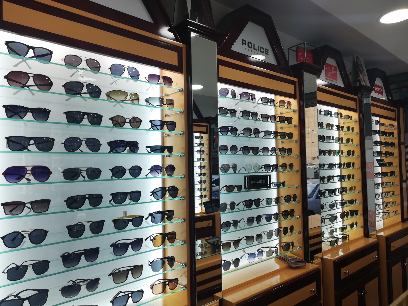 AL JAMIL OPTICALS - صورة 3