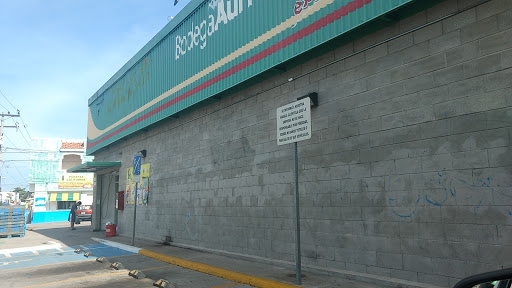 Bodega Aurrera Express, Estero