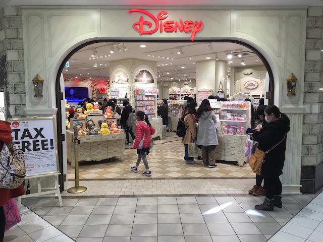 Disney Store Harajuku Alta shop 2F