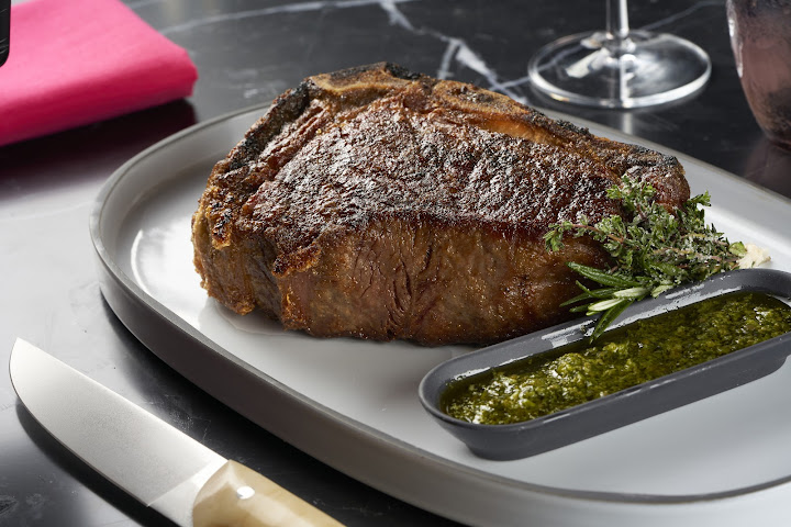 Knife Italian Steak by null
