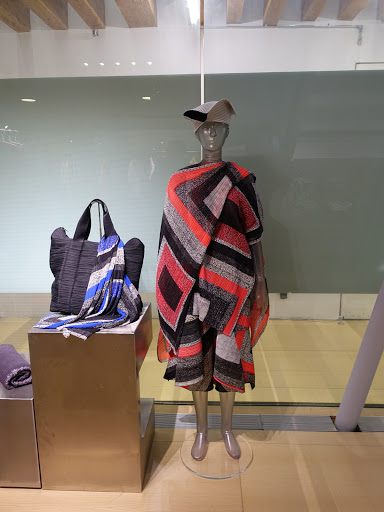 ISSEY MIYAKE / NEW YORK - Thumbnail