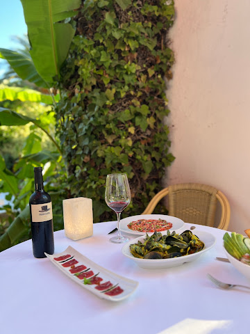 Hotel Hurricane by null