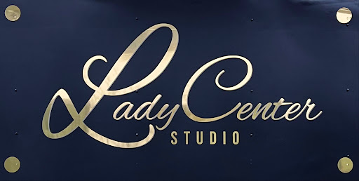 Lady Center - Thumbnail