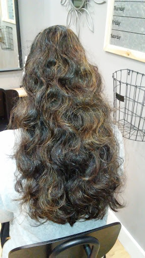 De'Franco Salon Suites, LLC - Thumbnail