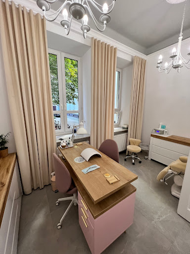 Nails Monika Kruszewska