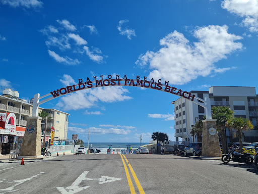 Daytona beach shoreline - Thumbnail