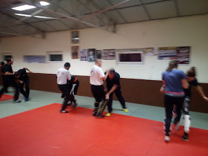 Photo n°2 de Krav Maga Taï Jitsu Corbenois - KMTJC - Alençon 61 à Saint-Germain-du-Corbéis (Club de self-defense)