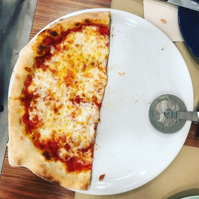 La Capricciosa Italiana Pizzeria