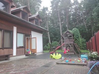 Photos of Melnais Starkis