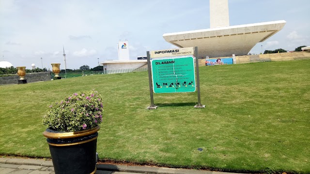 Monas
