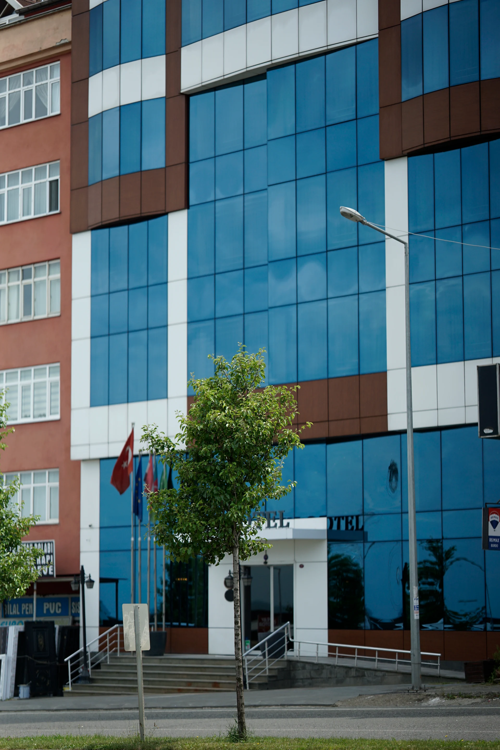 WEEN OTEL