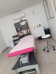 Photo n°5 de Cabinet ostéopathie Chloée Marty à Thairé (Ostéopathe)