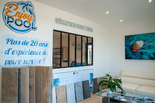 Photo n°4 de Enjoy Pool | piscines coque polyester à Colombiers (Magasin de matériel pour piscines)