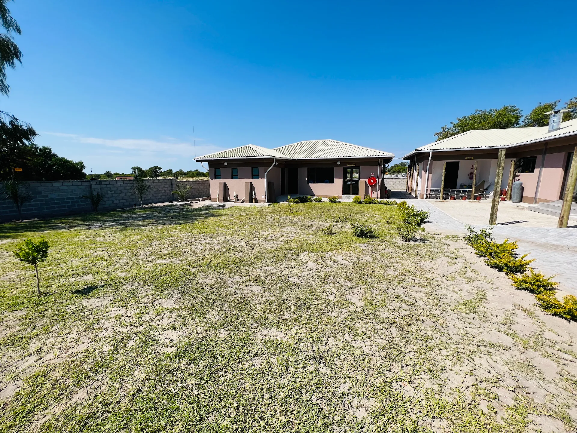 Maun Nest Hotel