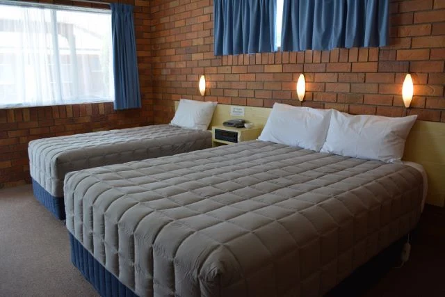 Peter Allen Motor Inn