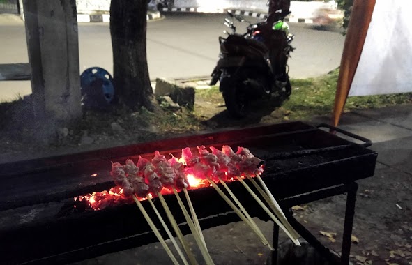 Sate Kambing Mas Hadi Bin Simin, Author: teddy fadrian