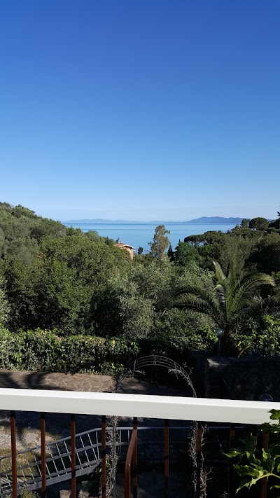 Photos of Navarro Hill Resort