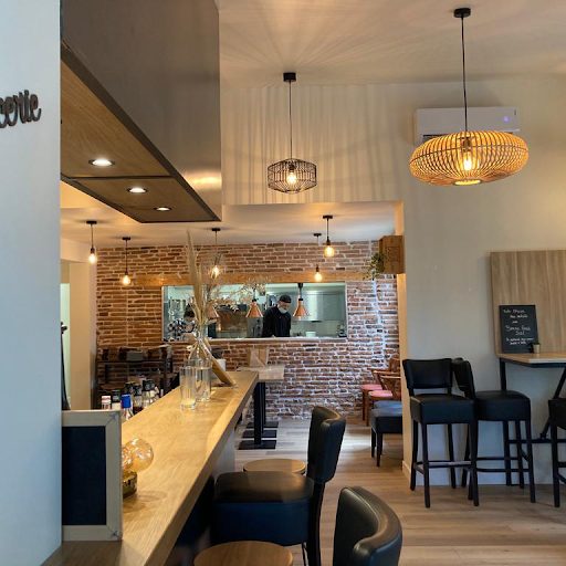 Photo 8 - Le 245th Tacos & Burger