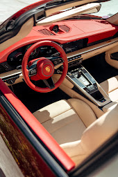 Photo n°25 de Centre Porsche Paris Levallois à Levallois-Perret (Garage automobile)