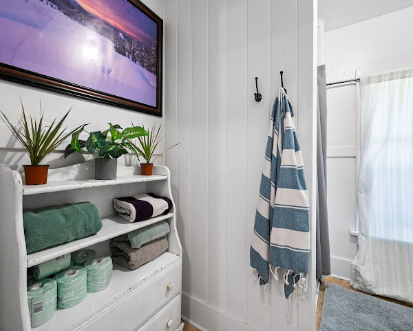 Bunk+Brew Historic Lucas House by null