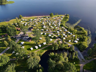 Hultsfred Strandcamping - ställplatser & stugor - Hultsfred