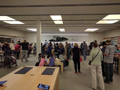 Photos of Apple Tysons Corner
