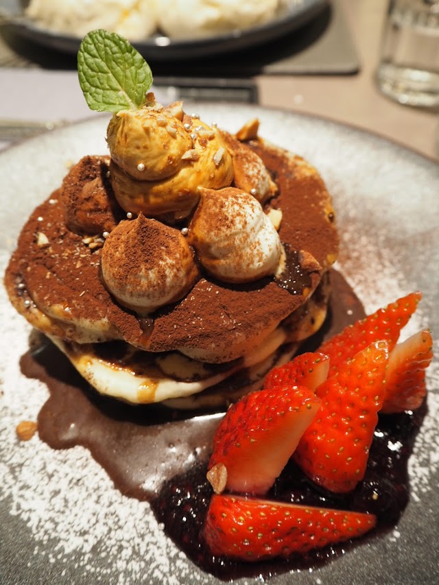 Micasadeco & Cafe Jingumae