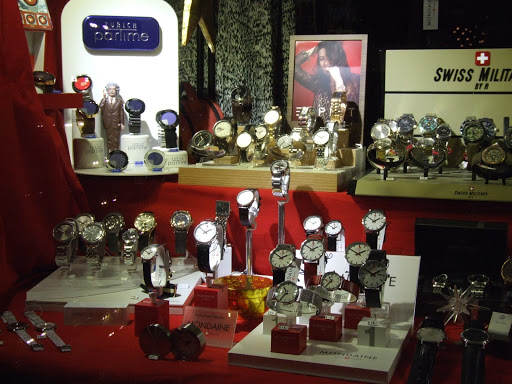 look and see . . . . . . Anziehendes und mehr: Uhren von Victorinox, Mondaine etc. sowie Damenmode - Thumbnail