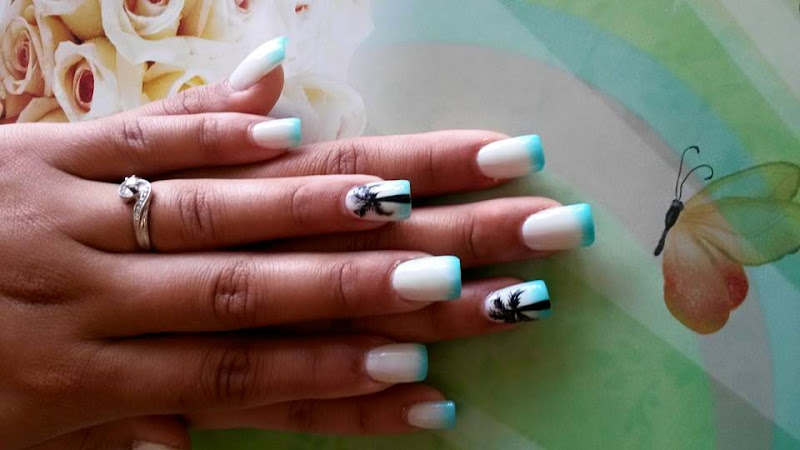 Saras Hair And Nail Salon interior view