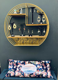 Photo n°19 de L'hirondelle bleue à Saint-Guilhem-le-Désert (Artisanat)