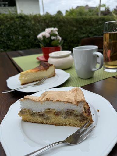 Garden Café "Over the Hedge"