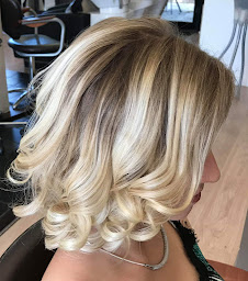 Photo n°8 de Studio V à Brienne-le-Château (Salon de coiffure)