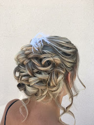 Photo n°2 de Le Salon By All'O Coiff à Cosne-Cours-sur-Loire (Salon de coiffure)