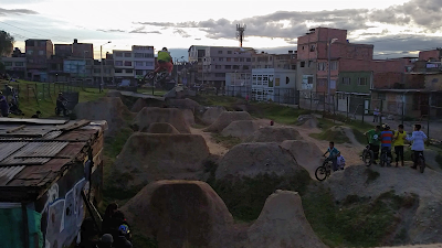 Photos of Dirt Jump Parque Ca&ntilde;izares