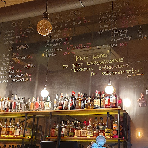 Białe Wino i Owoce - Bar