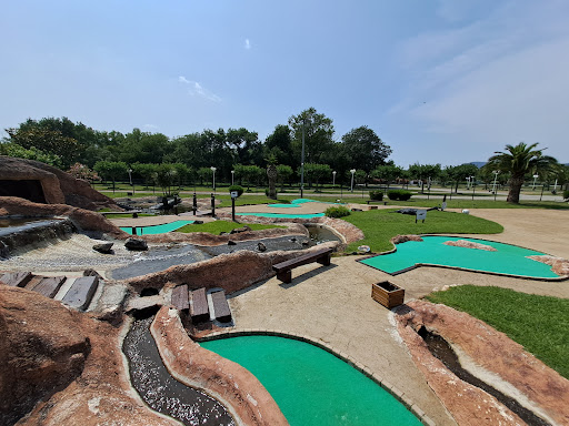 Tropical Golf - Thumbnail