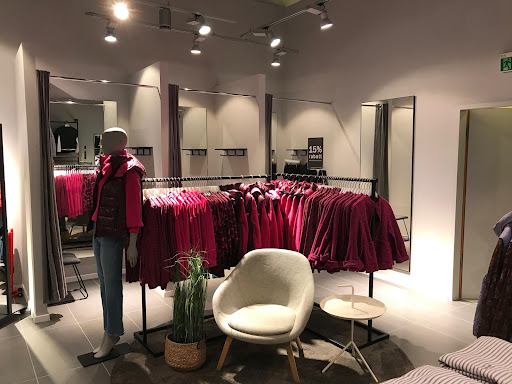 zero Outlet - Visual