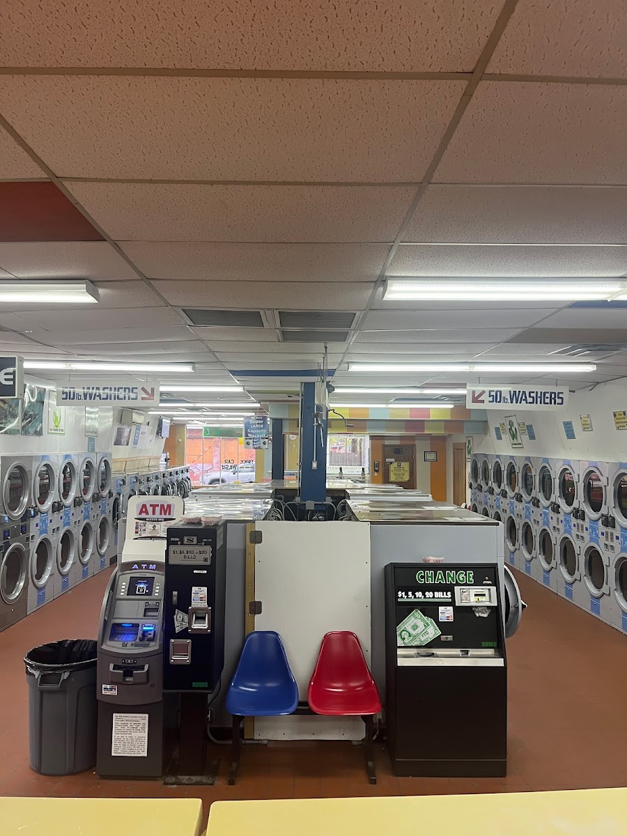 Community Laundry storefront and entrance in Cambridge