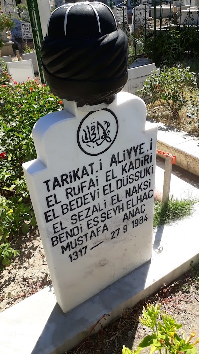 Mustafa Anaç türbesi