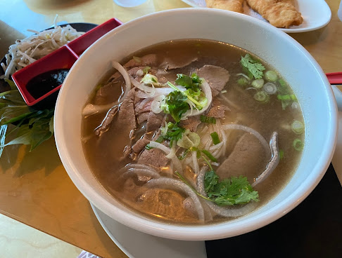 Single Fin Thai-Sushi Restaurant by null