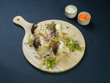 Af1qippxcdsp40aifzebml7tikih 4zcvlb4wb2cljbq=s387 K No