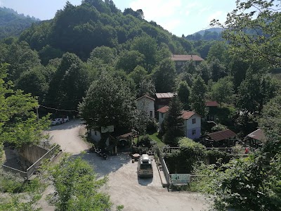 Şelale Yayla Evleri Ve Değirmen Restaurant (Bungalov-Kır Lokantası)