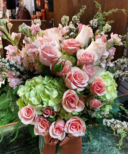 Amelia Florist Wine and Gift Shop - Thumbnail