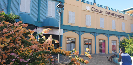 Centre commercial La Cour Perrinon Logo