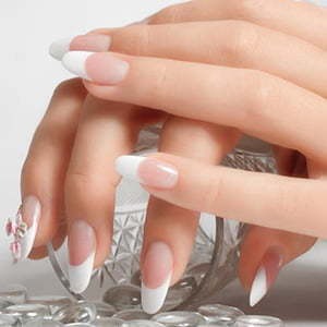 Manicura a domicilio Madrid/Diseño de cejas con hilo y más - Thumbnail