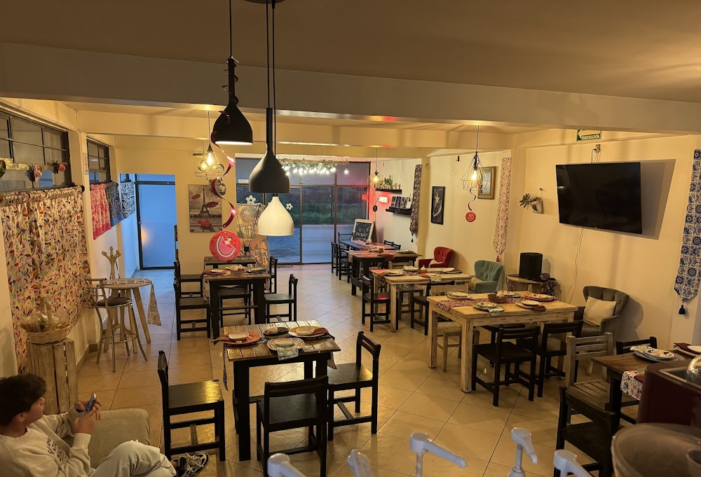 DELI Food & Coffee