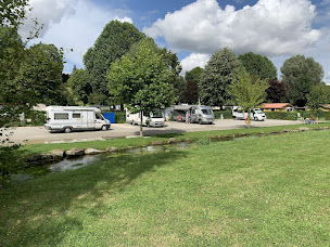 Photo n°3 de Aire Camping-Car Park à Lyons-la-Forêt (Terrain pour camping-cars)